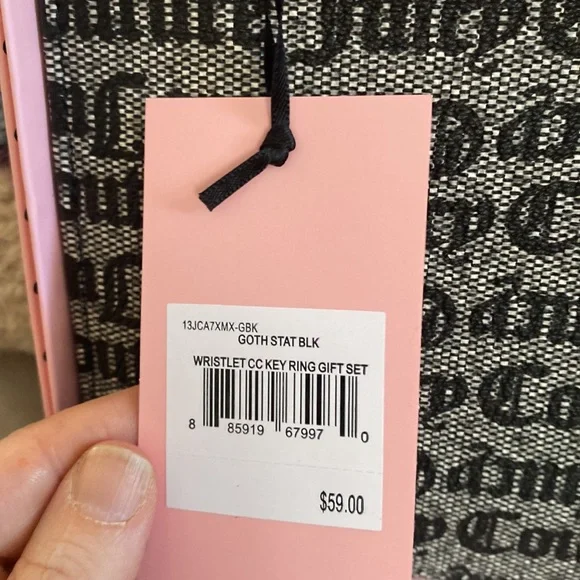 ❤️ ✨SALE!✨ Juicy Couture ‘Goth Stat’ Gift Set - Wristlet, Card Case, Keychain - Picture 6 of 8